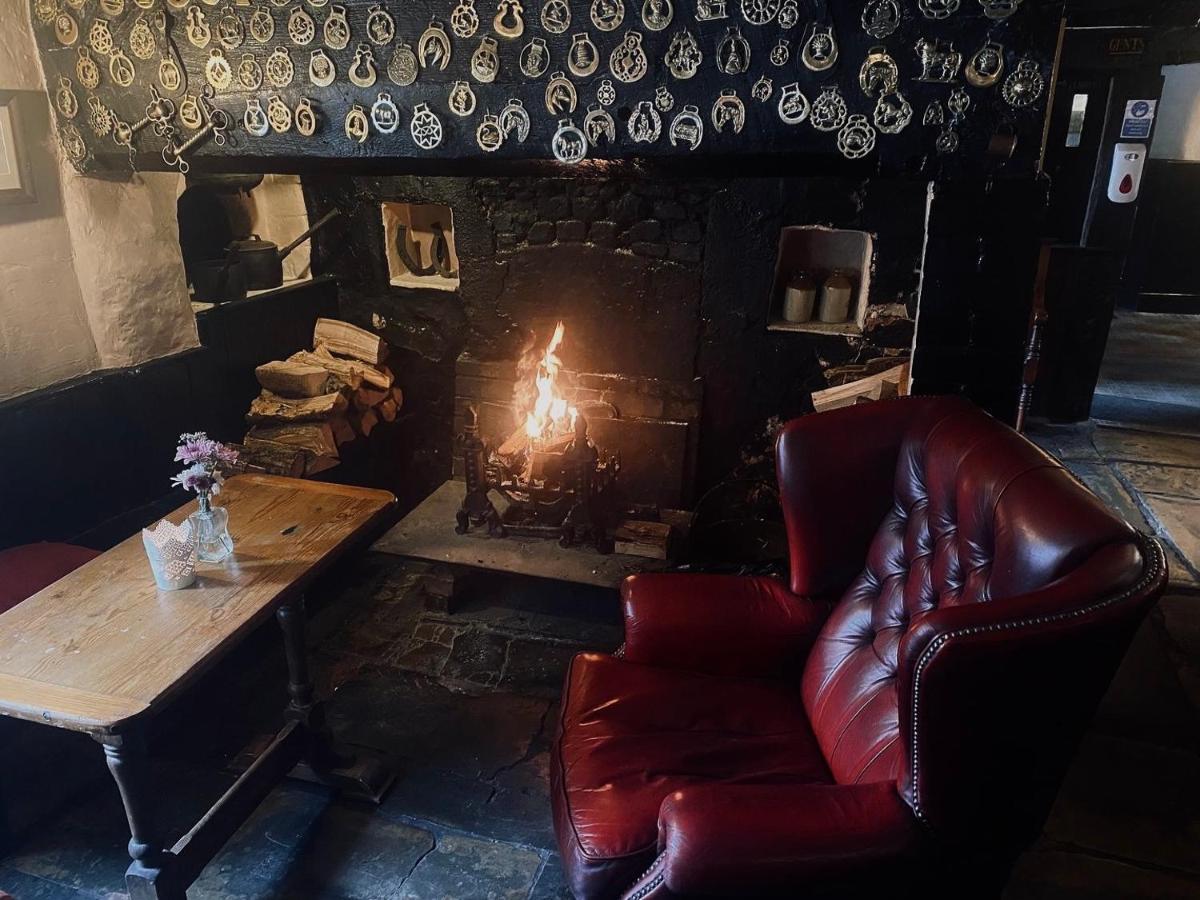 엑스민스터 The Tuckers Arms B&B 외부 사진